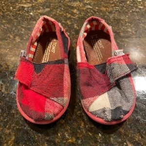 Tom’s in pink plaid print infant/toddler size T4